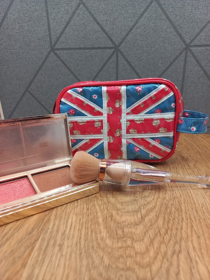 Love Vicci 3 in 1 Multi-Functional Make Up&nbsp;Brush